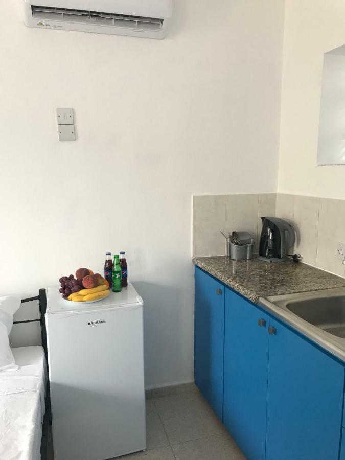 Athinas Court Апарт-отель *